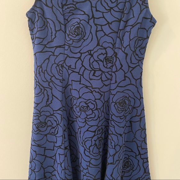 NWT TRIXXI LADIES FLARE DRESS SIZE SMALL - Picture 3 of 7